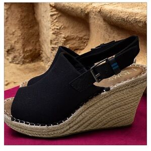 TOMS Black Canvas Wedge Sandals Size 7